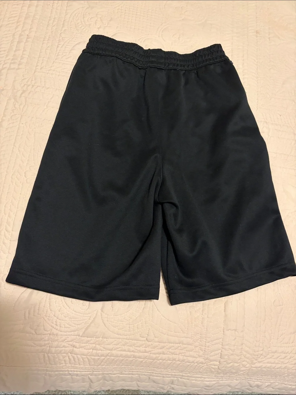 Nike Dri Fit Size XL boy’s black elastic waist athletic shorts 3 pockets EUC